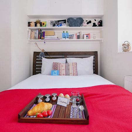 Bright Gratton Road Apartment Londra Exterior foto