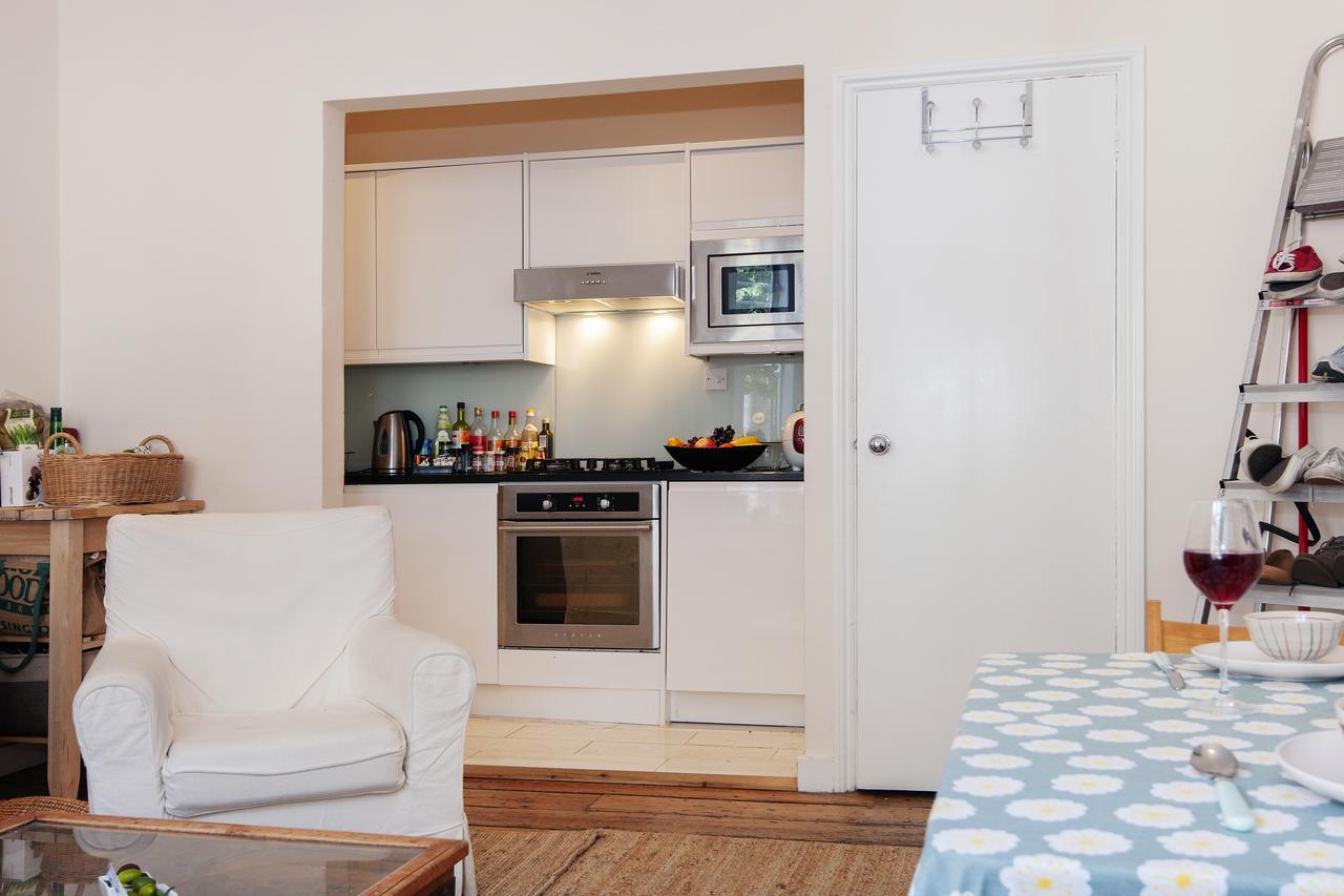 Bright Gratton Road Apartment Londra Exterior foto
