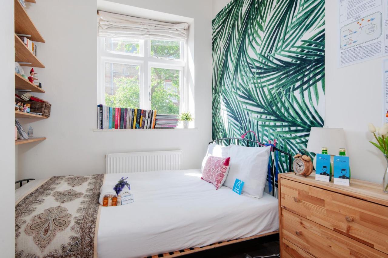 Bright Gratton Road Apartment Londra Exterior foto